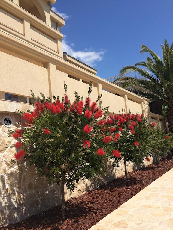 Paradise Resort Vanesa Vir Eksteriør billede